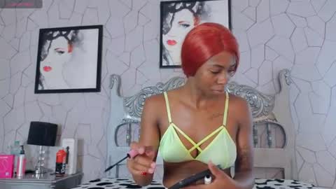 Snapshot of shanelle__ chatting on 06-11-26, 01:53 S H A N E L L E online show from 06-11-26, 01:53