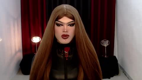 Snapshot of shanex01 chatting on 01-21-25, 12:18 Shane X online show from 01-21-25, 12:18