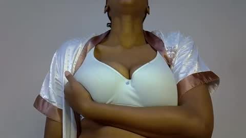 Snapshot of shanizzz chatting on 09-30-25, 05:23 shanizz online show from 09-30-25, 05:23