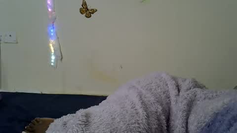 Snapshot of shanizzz chatting on 11-06-25, 02:34 shanizz online show from 11-06-25, 02:34