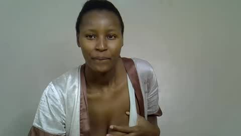 Snapshot of shanizzz chatting on 11-17-25, 01:44 shanizz online show from 11-17-25, 01:44