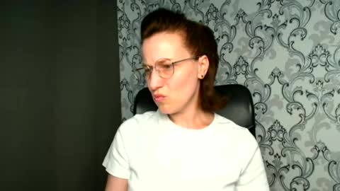 Snapshot of shannen_sweet chatting on 06-24-26, 11:09 Shannen online show from 06-24-26, 11:09