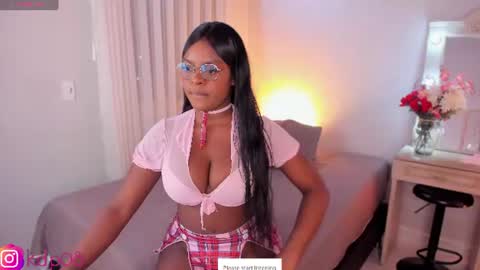 Snapshot of shannol_ryan chatting on 07-21-26, 01:41 Shannol online show from 07-21-26, 01:41