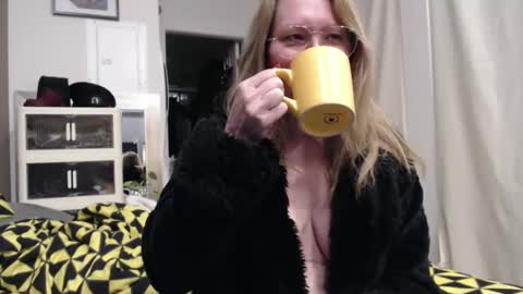 Shannon07 online show from 03-09-25, 11:03