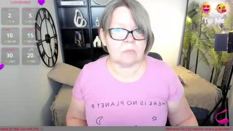 Snapshot of shannonshine chatting on 05-18-26, 07:58 Shannon online show from 05-18-26, 07:58