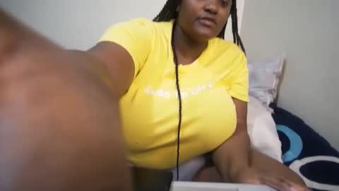 shanny_123 online show from 04-12-26, 01:05