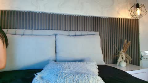 SHANON online show from 04-10-26, 08:24