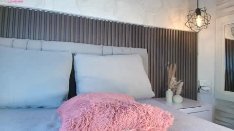 SHANON online show from 04-22-26, 07:15