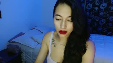 Snapshot of shantal_d03 chatting on 02-12-25, 02:14 shantal_d03 online show from 02-12-25, 02:14