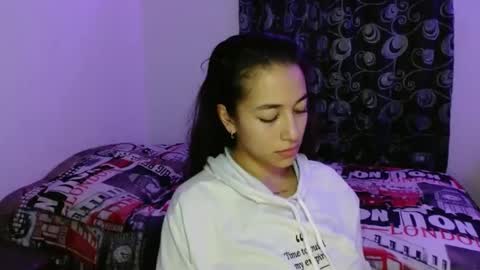 Snapshot of shantal_d03 chatting on 02-17-25, 02:31 shantal_d03 online show from 02-17-25, 02:31