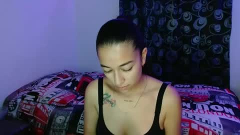 Snapshot of shantal_d03 chatting on 02-24-25, 03:33 shantal_d03 online show from 02-24-25, 03:33