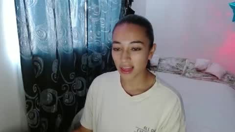 Snapshot of shantal_d03 chatting on 10-05-25, 08:29 shantal_d03 online show from 10-05-25, 08:29