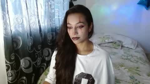 Snapshot of shantal_d03 chatting on 10-14-25, 09:04 shantal_d03 online show from 10-14-25, 09:04