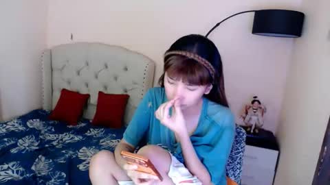 SHANTA FOX  s online show from 06-11-26, 12:32