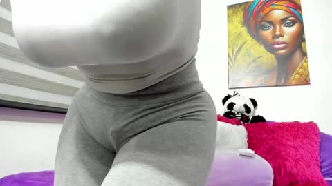 Snapshot of shantall_8 chatting on 03-09-25, 08:40 karol online show from 03-09-25, 08:40