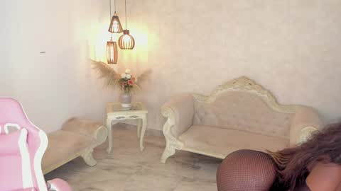 ShantallKnowles online show from 12-16-24, 06:27