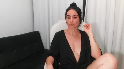 shantal online show from 02-11-25, 03:08