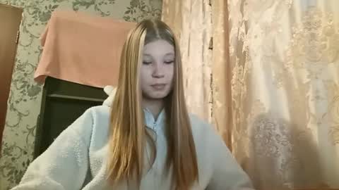 Snapshot of shantiardelean chatting on 11-16-25, 12:22 Jess online show from 11-16-25, 12:22