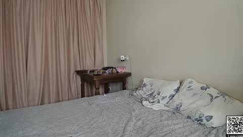 Snapshot of shantifamily chatting on 11-29-25, 03:04 Mikki and Cadence online show from 11-29-25, 03:04