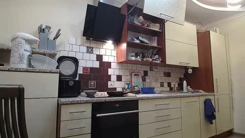 Snapshot of shantifamily chatting on 12-04-25, 02:04 Mikki and Cadence online show from 12-04-25, 02:04