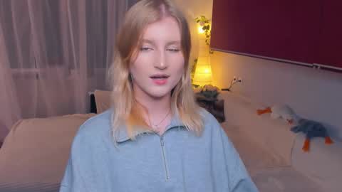 Snapshot of shantiyagin chatting on 10-30-25, 09:04 Polly online show from 10-30-25, 09:04