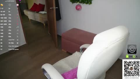 Snapshot of sharai_ chatting on 12-03-25, 06:50 Lau online show from 12-03-25, 06:50