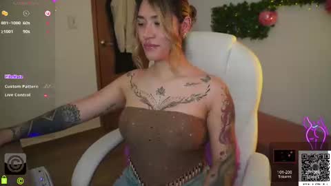 Snapshot of sharai_ chatting on 06-10-26, 07:02 Lau online show from 06-10-26, 07:02