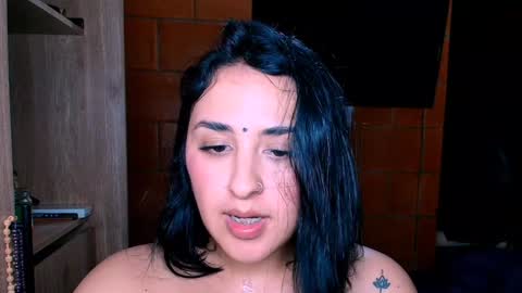 Snapshot of sharain chatting on 01-06-25, 11:52 My real name is bella Much Gust online show from 01-06-25, 11:52