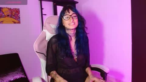 Snapshot of sharaross1 chatting on 11-20-25, 04:45 sharaross1 online show from 11-20-25, 04:45