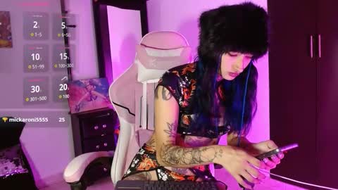 Snapshot of sharaross1 chatting on 12-16-25, 09:31 sharaross1 online show from 12-16-25, 09:31