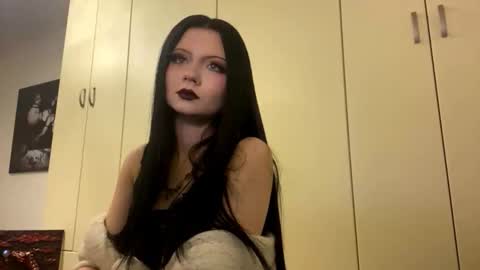 Angie online show from 10-16-25, 04:08