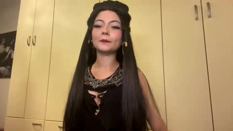 Angie online show from 10-18-25, 06:19