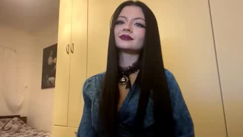 Angie online show from 10-20-25, 05:35