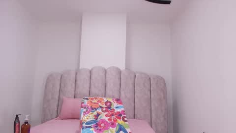 Snapshot of sharlott_kiss chatting on 12-03-25, 11:52 Sharlott online show from 12-03-25, 11:52