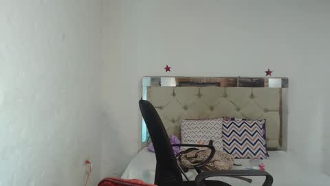 Snapshot of sharlotte__jones chatting on 01-11-25, 03:09 Sara online show from 01-11-25, 03:09