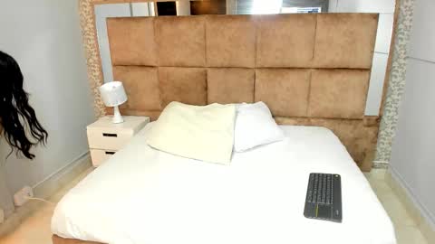  SHARLOTTE   online show from 02-25-26, 12:15