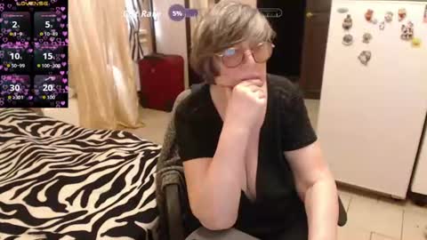 Helena online show from 06-26-26, 01:59