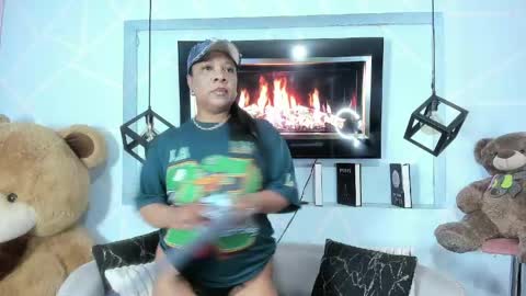 Sharon Noa online show from 04-28-26, 02:11