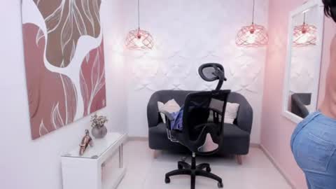 Snapshot of sharon_titts chatting on 06-19-26, 01:37 sharon online show from 06-19-26, 01:37