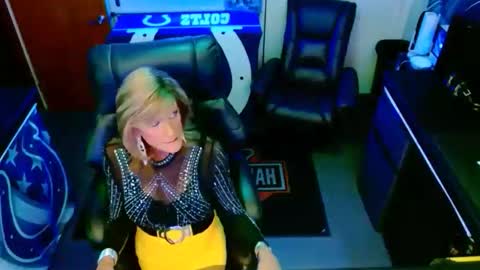 Snapshot of sharoncoxxx chatting on 11-16-25, 02:39 sharoncoxxx online show from 11-16-25, 02:39