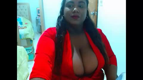 Snapshot of sharonevans1 chatting on 11-18-25, 04:39 sharonevans1 online show from 11-18-25, 04:39