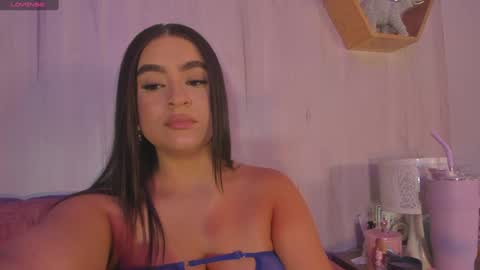 Snapshot of sharonlewy_ chatting on 01-10-25, 04:09 Sharon online show from 01-10-25, 04:09