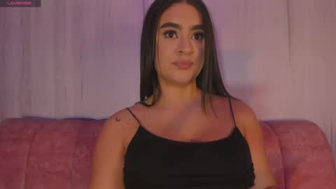 Snapshot of sharonlewy_ chatting on 01-10-25, 10:15 Sharon online show from 01-10-25, 10:15