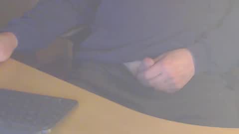 Snapshot of shaved164 chatting on 12-19-24, 04:02 Frans online show from 12-19-24, 04:02