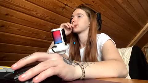 Snapshot of shavonflosi chatting on 06-11-26, 04:43 Maria online show from 06-11-26, 04:43
