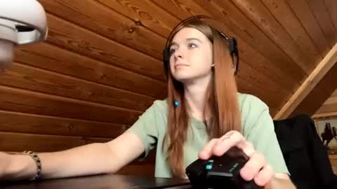 Snapshot of shavonflosi chatting on 06-20-26, 04:26 Maria online show from 06-20-26, 04:26