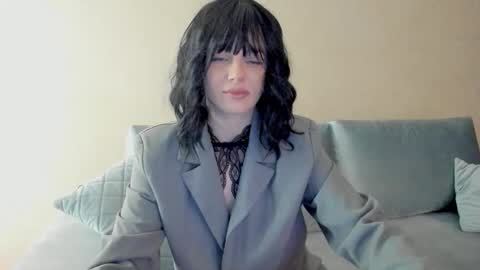 Snapshot of shawty_sue chatting on 12-18-25, 06:14 Sue online show from 12-18-25, 06:14