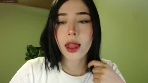Snapshot of she_alice chatting on 06-18-26, 04:24 she_alice online show from 06-18-26, 04:24