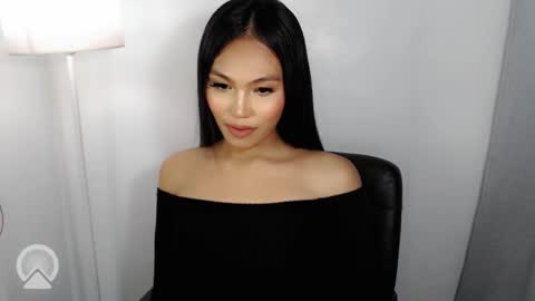 Snapshot of shealana69 chatting on 12-13-25, 09:20 MY IG Shealana69 online show from 12-13-25, 09:20