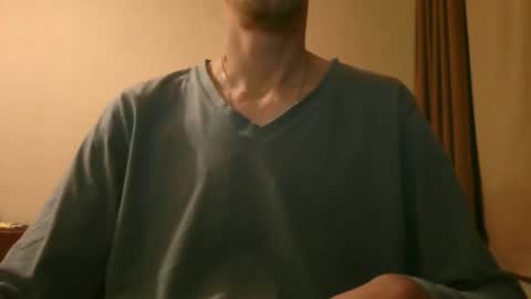 Snapshot of shedevr02 chatting on 01-11-26, 06:46 Roger online show from 01-11-26, 06:46